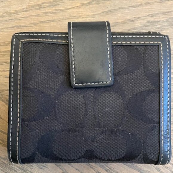 Vintage COACH Bifold ID Wallet Black Signature C Logo - Picture 2 of 5